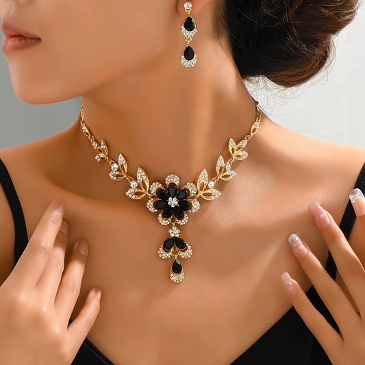 Parure Élégance Noire : Cristal Floral & Finition Dorée